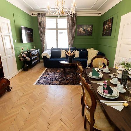 New, Stylish And Spacious Apartment Bratislava Eksteriør billede